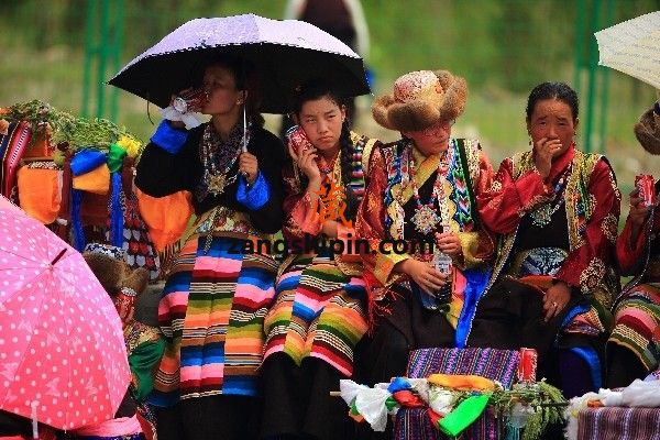 藏民族文化传承三大历史特点